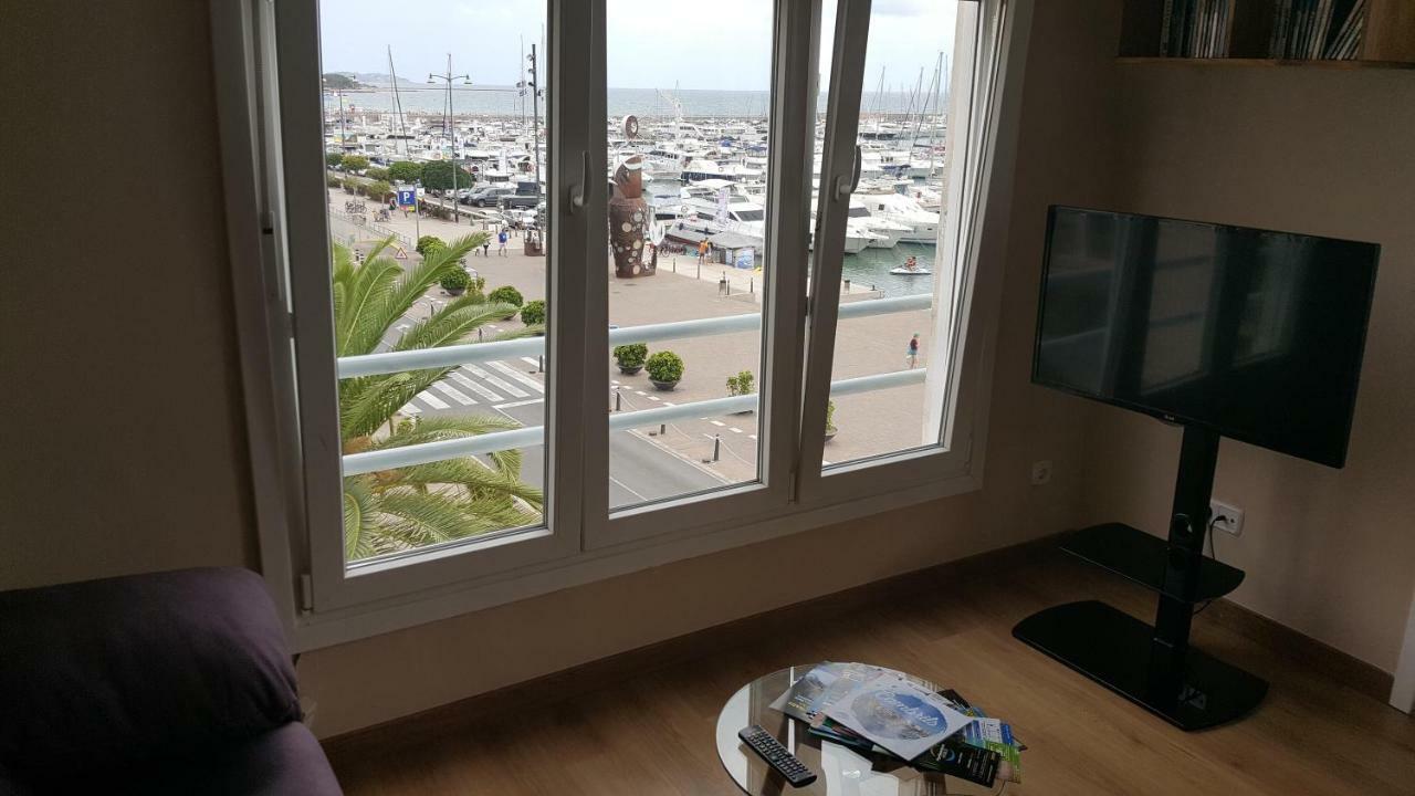 Apartament Marina Port カンブリルス エクステリア 写真