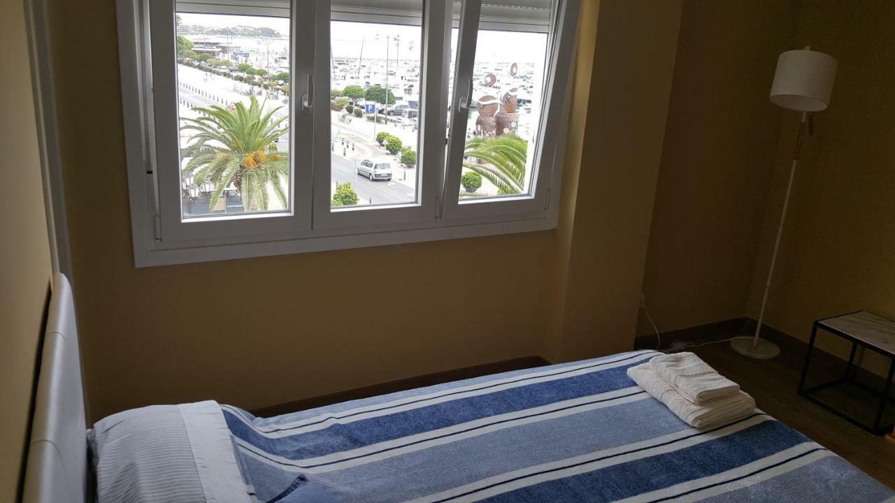 Apartament Marina Port カンブリルス エクステリア 写真
