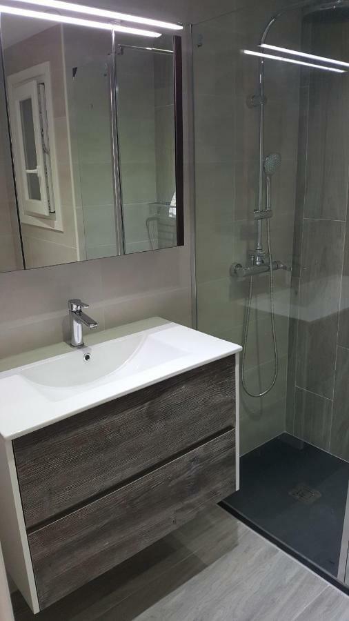 Apartament Marina Port カンブリルス エクステリア 写真
