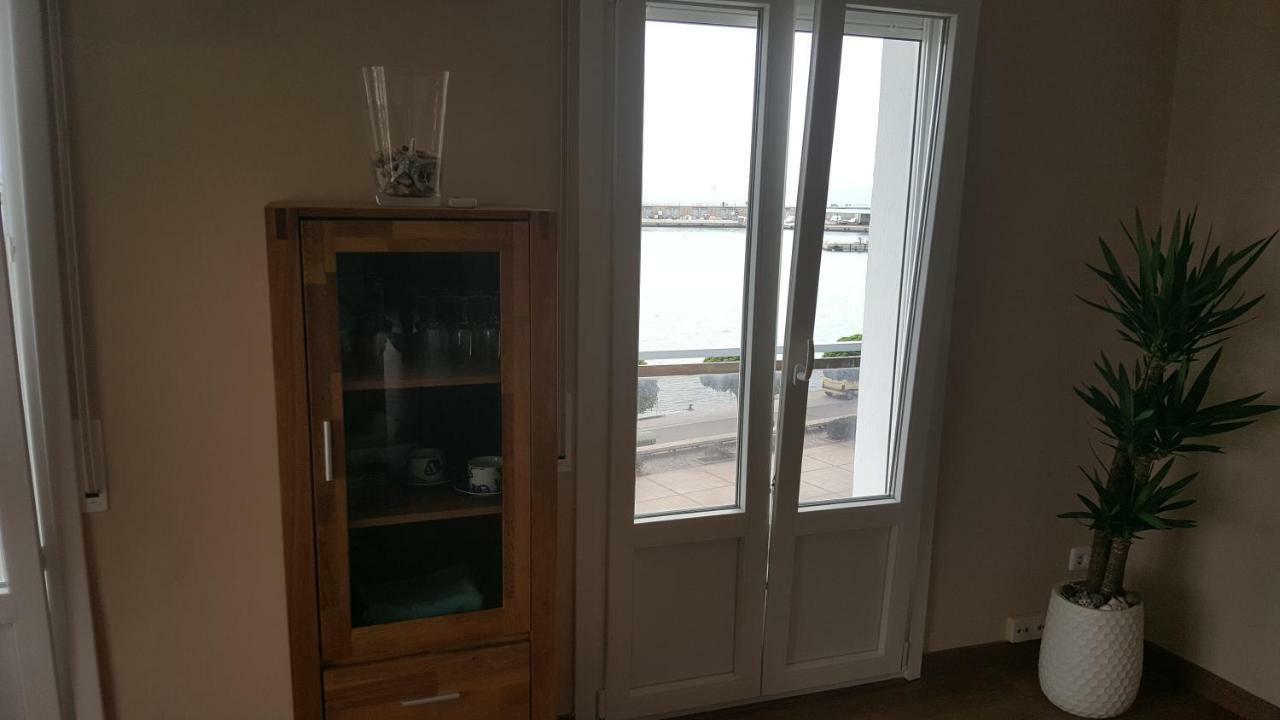 Apartament Marina Port カンブリルス エクステリア 写真