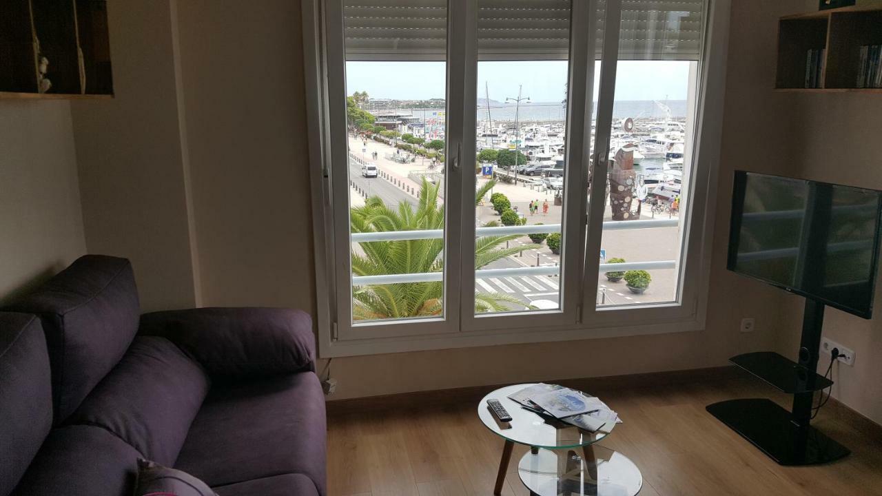 Apartament Marina Port カンブリルス エクステリア 写真